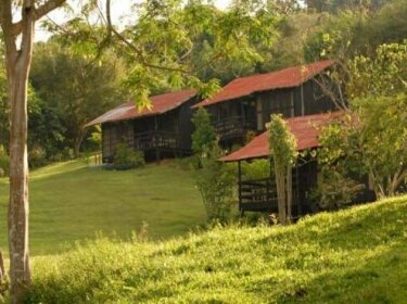 La Sirena Lake Lodge - Laguna Azul