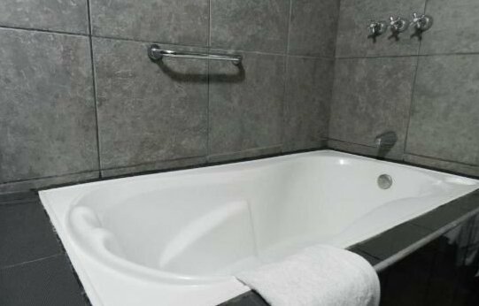 Holiday Suites Tacna - Photo2