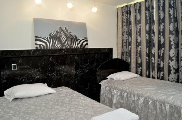 Hostal Encantos - Photo4
