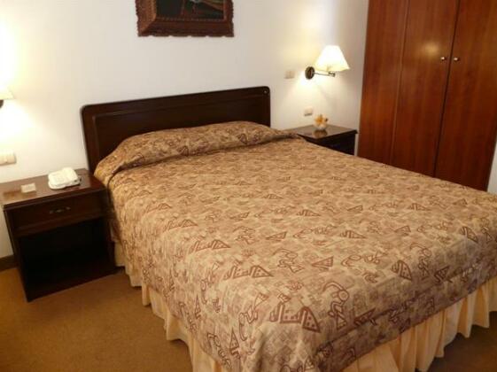 Cesar's Hotel La Merced - Photo2