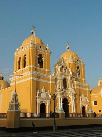 Hotel Torre Azul Trujillo