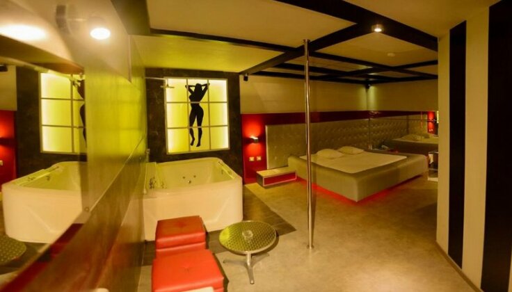 Orei Suites - Photo4