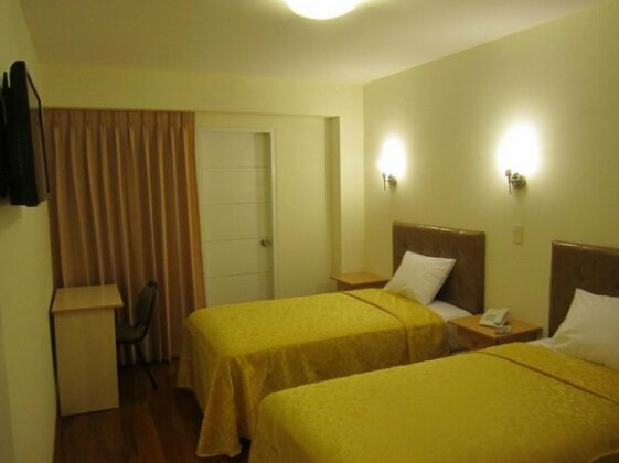 Plaza Real Hotel - Photo2