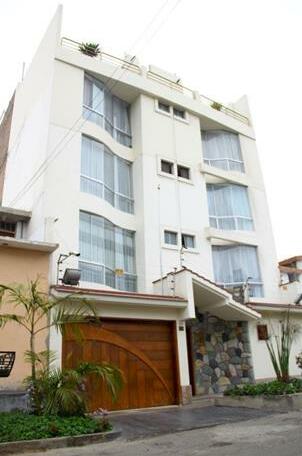 Taymi Hostal & Suites