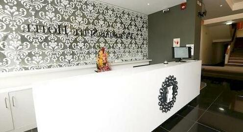 Victoria's Suite Hotel - Photo3