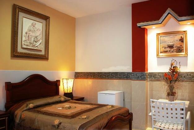 Rizzo Plaza Hotel - Photo2