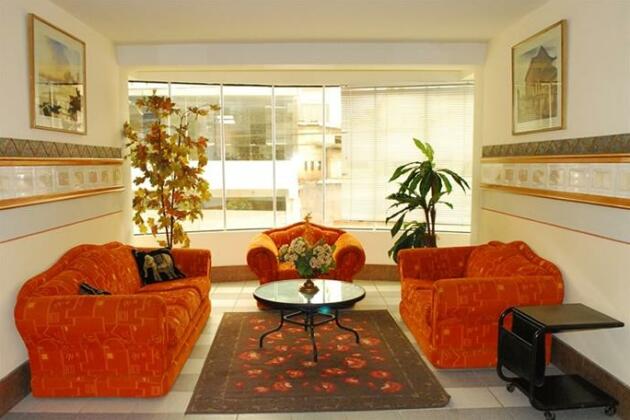 Rizzo Plaza Hotel - Photo4