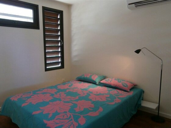  Photo 1