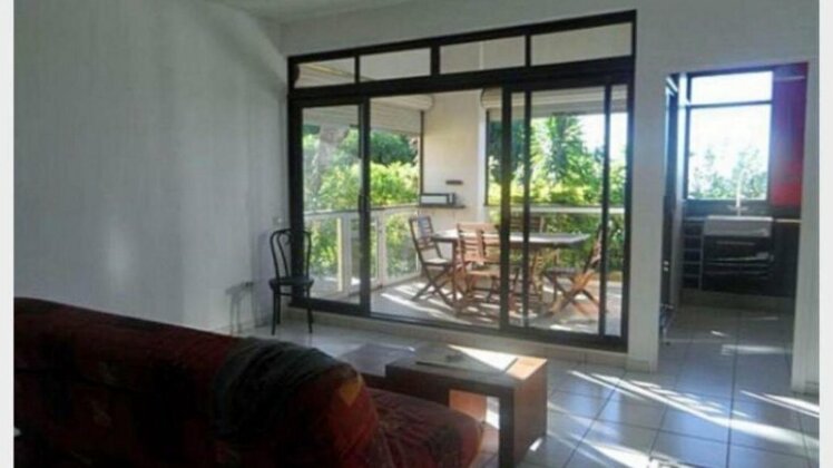Cosy F2 en duplex dans un ecrin de verdure - Photo3