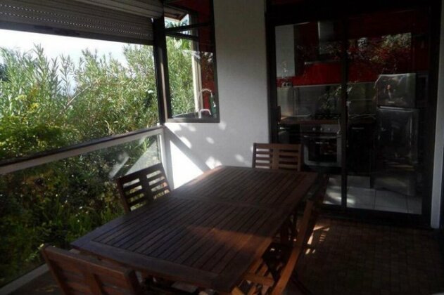 Cosy F2 en duplex dans un ecrin de verdure - Photo5