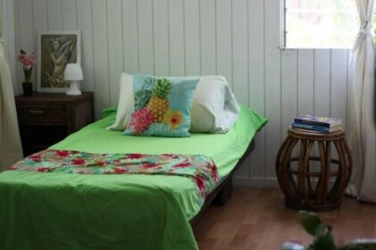 Chambre privee dans bungalow a Residence Tiahura