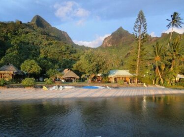 Linareva Moorea Beach Resort