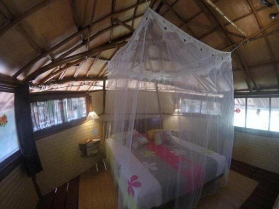 La Pirogue chez l'Happy qui chante - Photo2