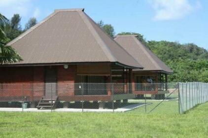 Raiatea Airport Bungalow