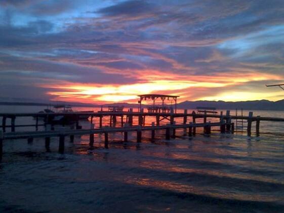 Driftwood Resort - Photo3