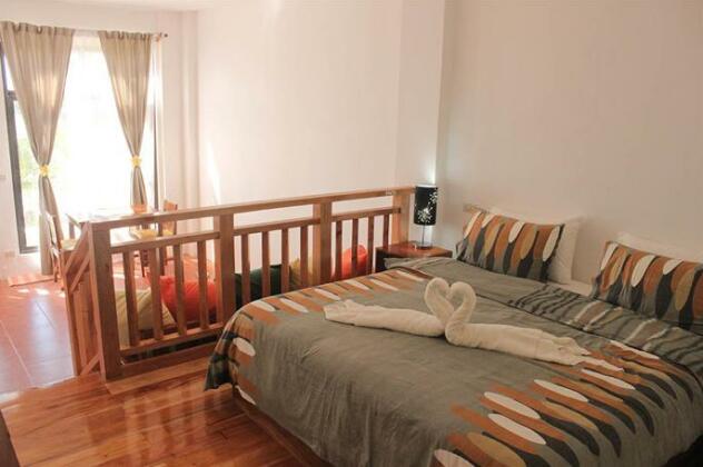 Island View Beachfront Resort - Photo3