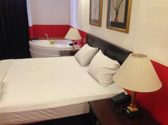 Red Rose Hotel Angeles City - Photo2