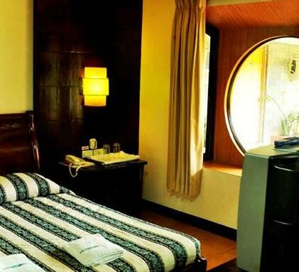 Check Inn Hotel - Bacolod - Photo2