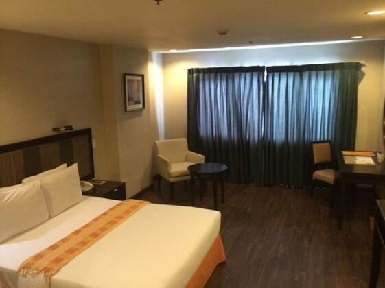 Baguio Burnham Suites Hotel - Photo3