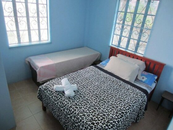 Lyn's Do Drop Inn Transient House - Photo4