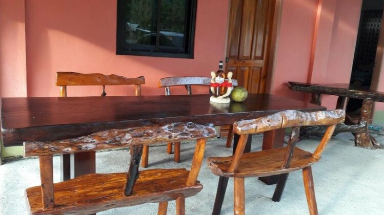 Dela Torre Beach House - Photo2