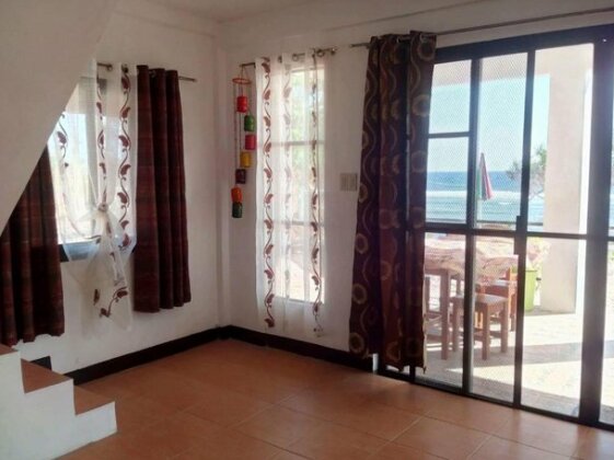 Traditional Filipino Private Villa Beachfront - Photo3