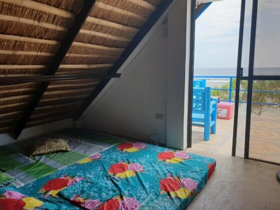 Traditional Filipino Private Villa Beachfront - Photo5