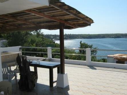 Villa Victoria Bolinao - Photo4