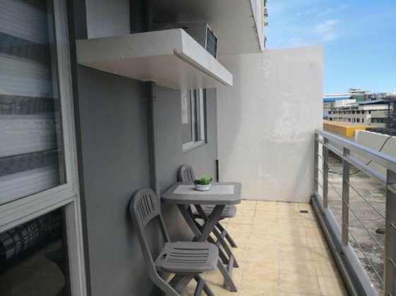 Centrio Tower Beside Ayala 1BR with Balcony Unit 1-6 - Photo5