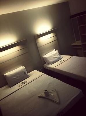 The Medium Room for 2 Persons in CDO - Photo5