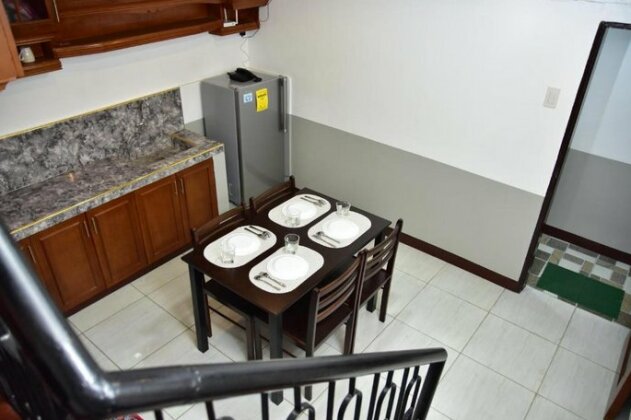 Savina's Fully Furnished Apartment in the Middle of Calapan - Photo4