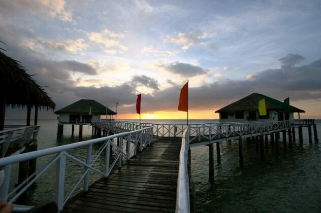 Stilts Calatagan Beach Resort - Photo4
