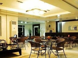 Quezon Premier Hotel - Photo4