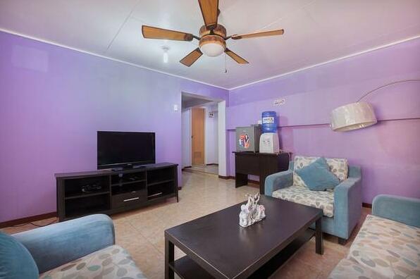 2br House Center Of City Fuente Circle - Photo3