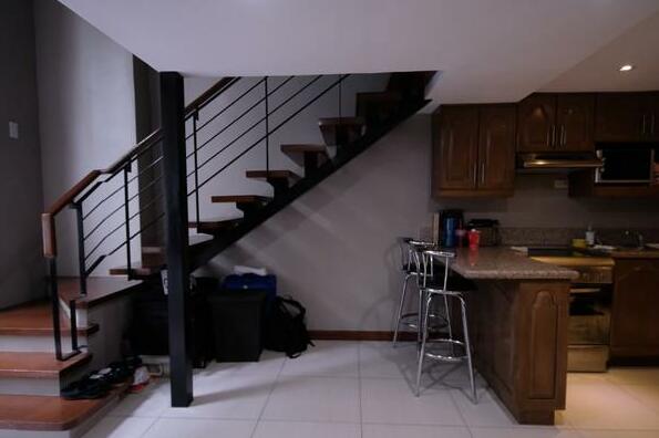 A Classy Loft In Cebu City with Karaoke - Photo5