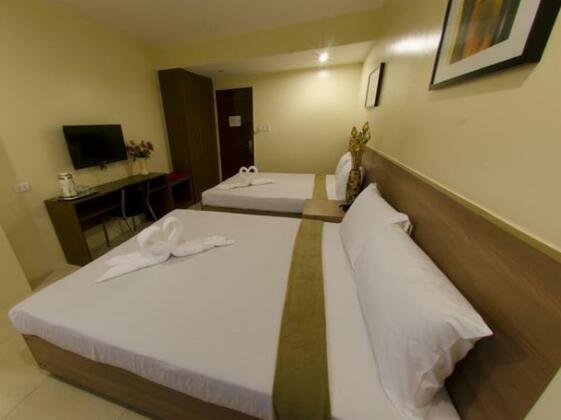 Adelfa Hotel - Photo2