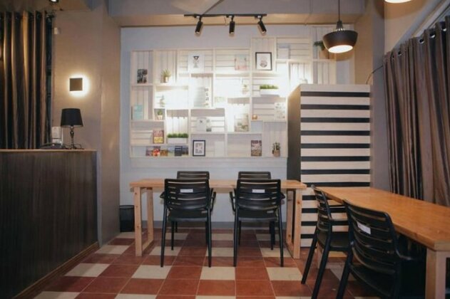 Bunks Hostel - Photo4