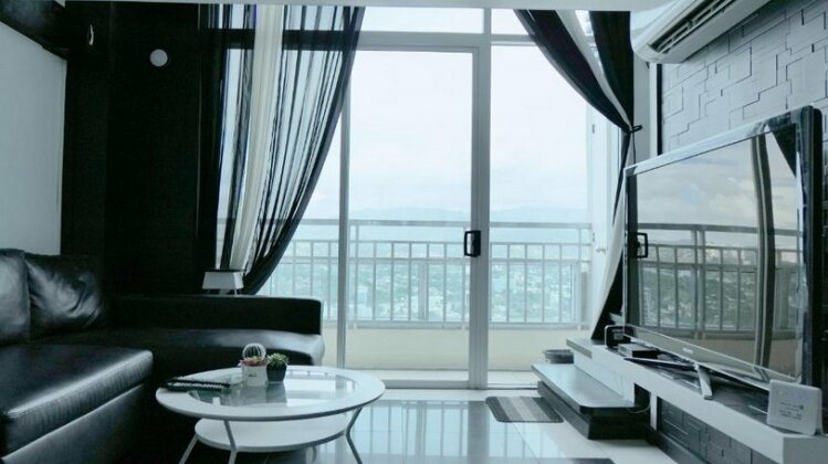 Cebu Executive On Top of the World - Photo2