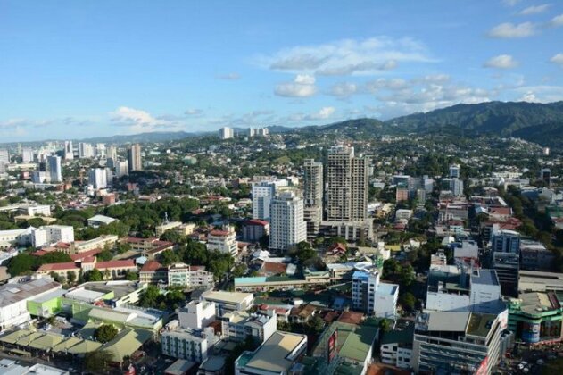 Cebu Executive On Top of the World - Photo5