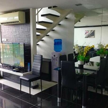 Crown Regency Luxurious Penthouse - Photo4