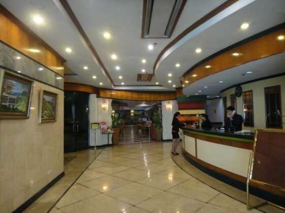 Holiday Plaza Hotel - Photo5