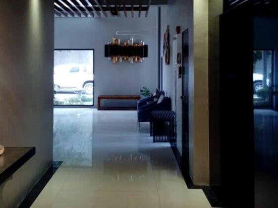 Lot 8 Serviced Apartments - Photo5
