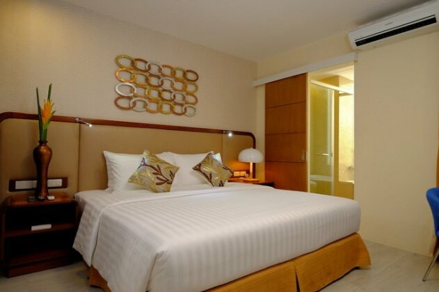 One Central Hotel & Suites - Photo2