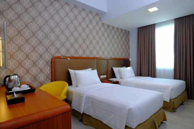 One Central Hotel & Suites - Photo4