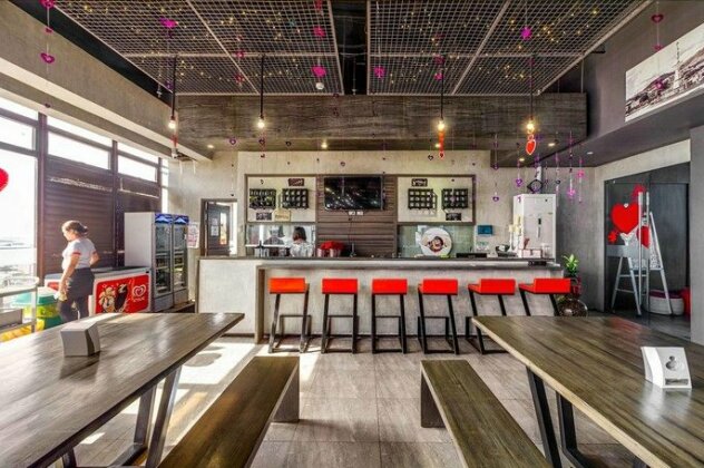 RedDoorz Plus @ Jones Avenue Cebu - Photo3