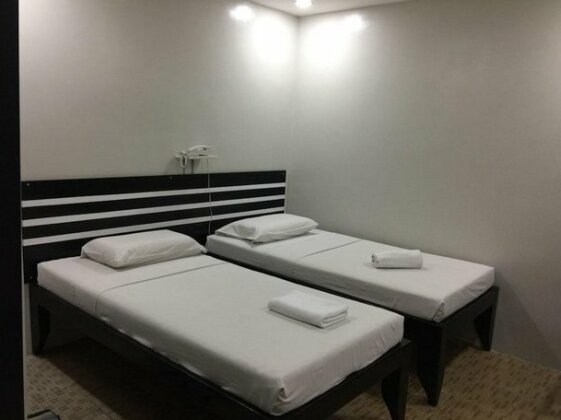 Sampaguita Suites Plaza Garcia - Photo5