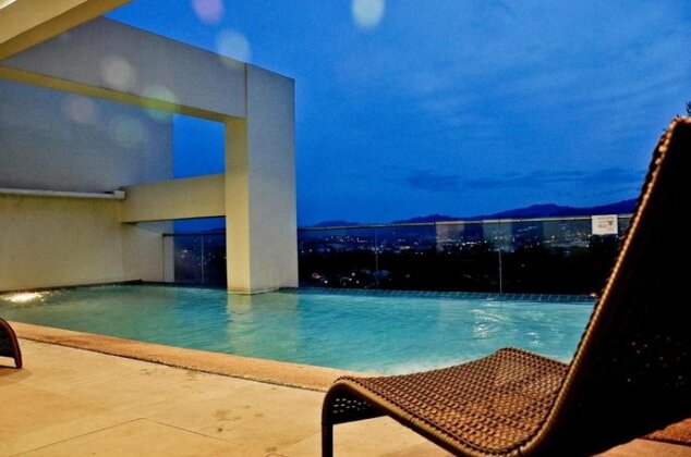Simple abode in the City - Photo2