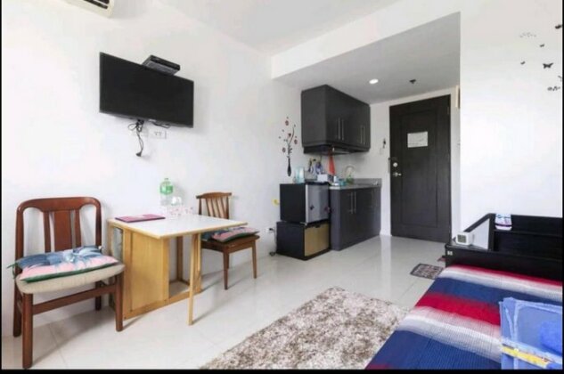 Simple abode in the City - Photo5