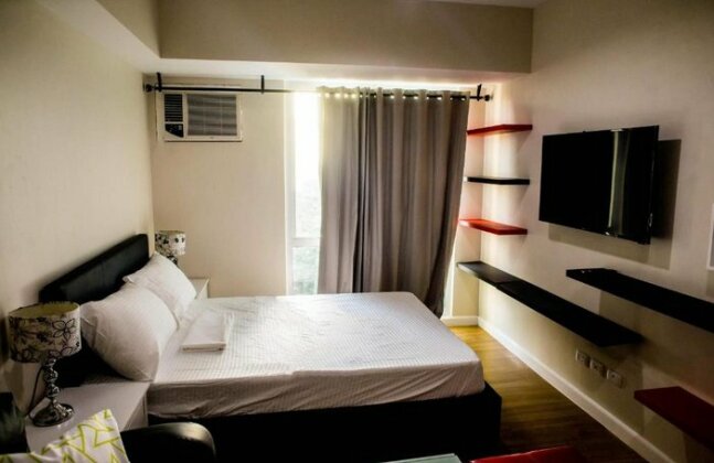 Solinea Tower2 Unit Right Across Ayala Mall + WIFI - Photo3