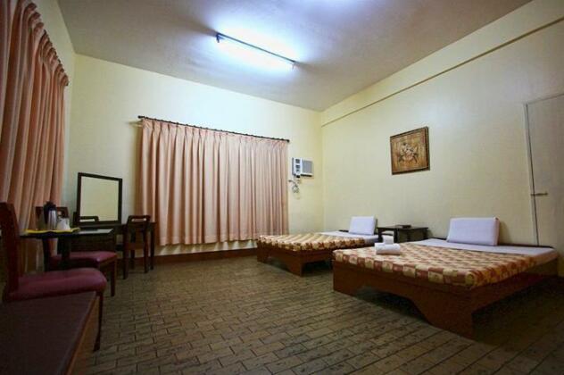 Travelbee Capitol Inn - Photo2